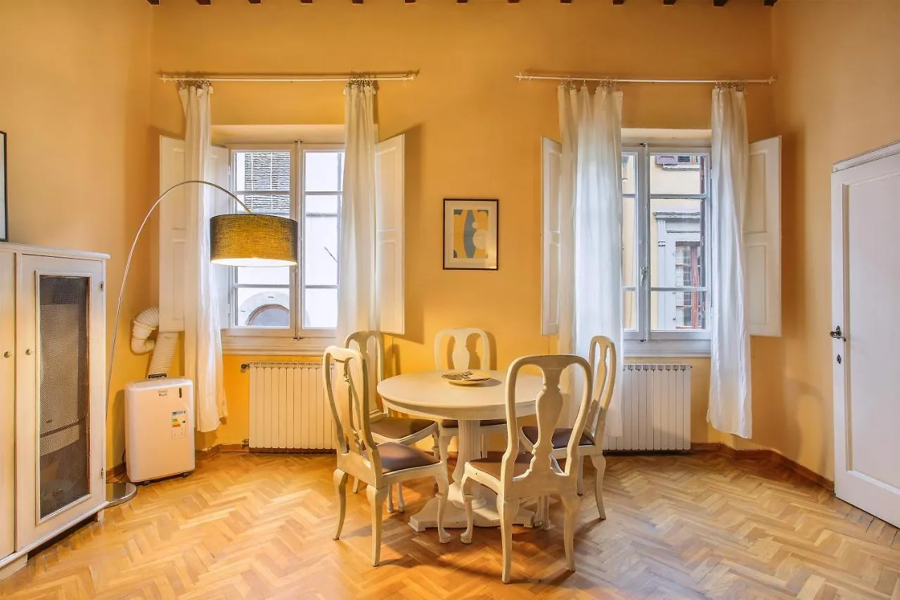 “Gem In Luxurious Street” Wi-Fi Appartamento Firenze Italia