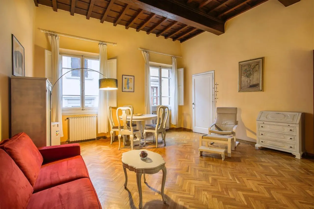 “Gem In Luxurious Street” Wi-Fi Appartamento Firenze 0*,  Italia