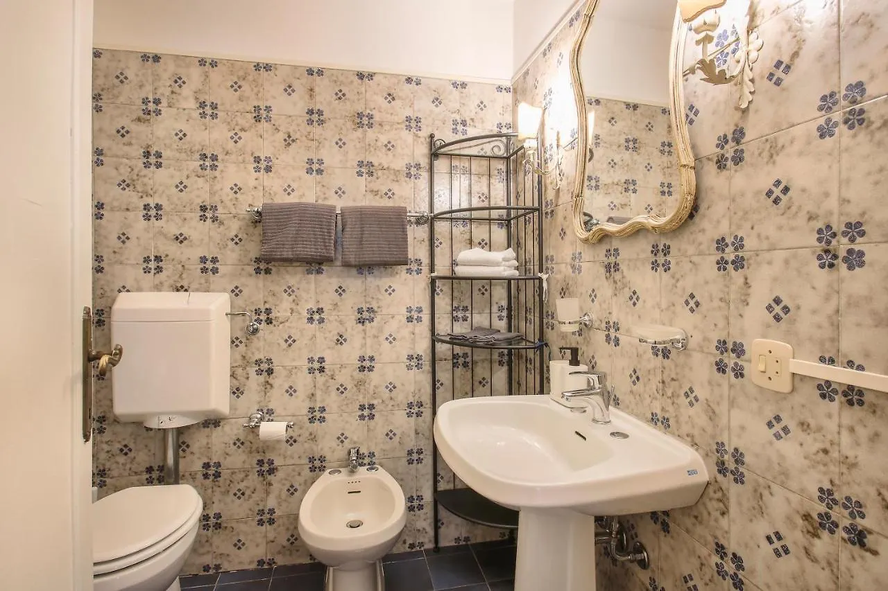“Gem In Luxurious Street” Wi-Fi Appartamento Firenze