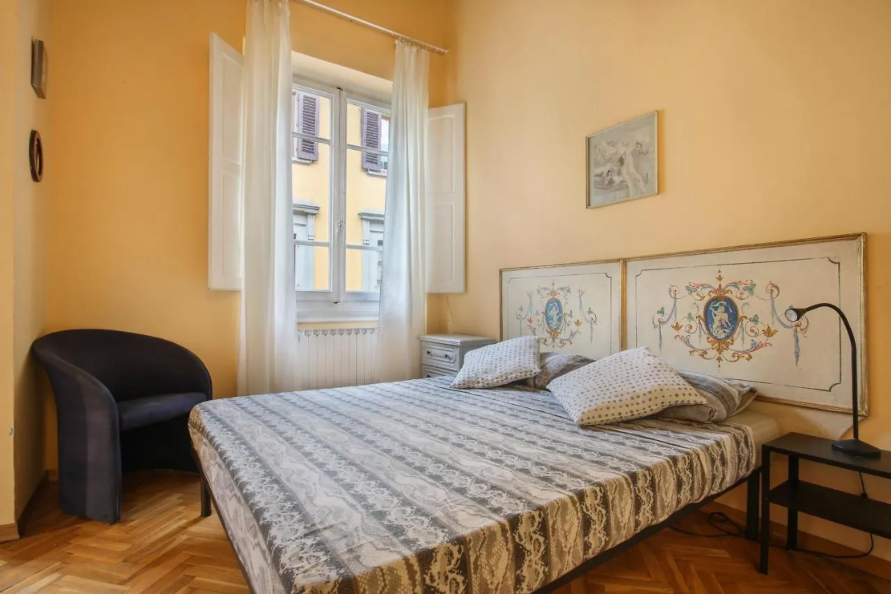 “Gem In Luxurious Street” Wi-Fi Appartamento Firenze Italia